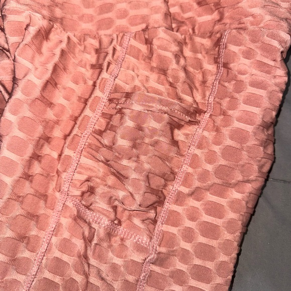 Butt Scrunch Leggings - Picture 4 of 8